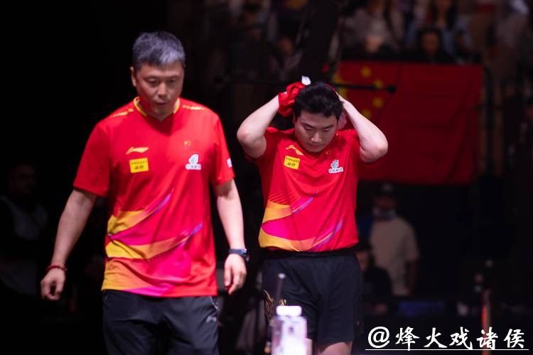 梁靖崑连续双线首战出局，膝伤加重影响走路，国乒男队主力人选成谜