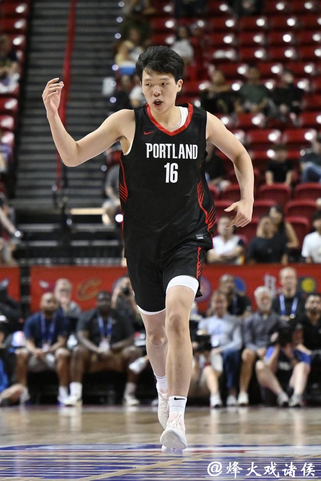 队记：杨瀚森在NBA赛场挣扎有三大原因 对他的长期未来仍充满信心